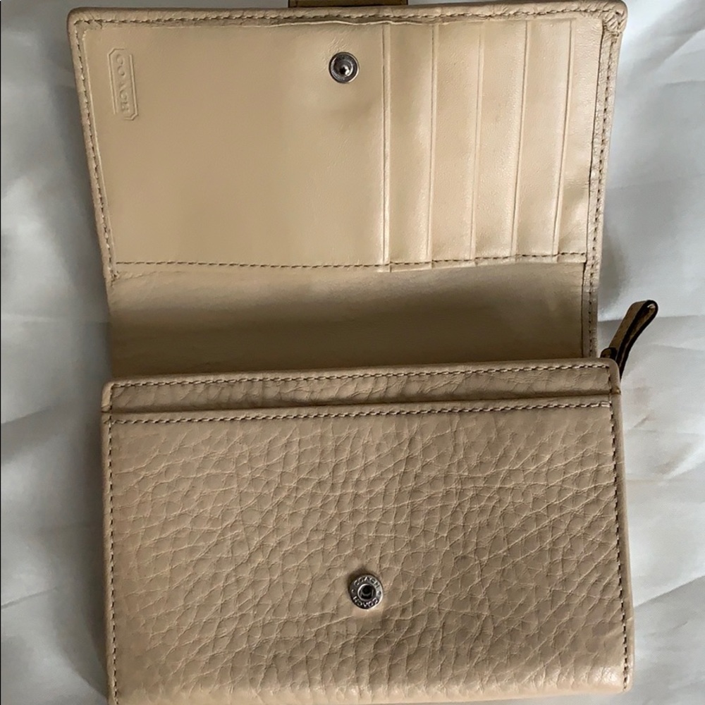 Coach Leather Set - Picture 9 of 16